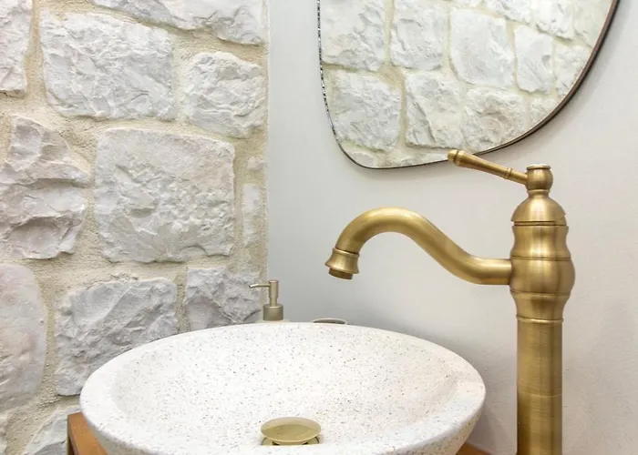 Kamena U Mirnoj Ulici Blizu Centra Trogira Villa