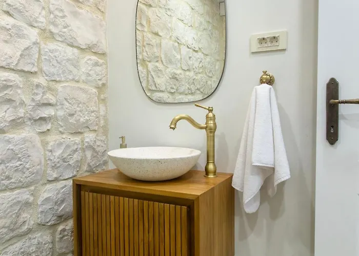 Kamena U Mirnoj Ulici Blizu Centra Trogira Villa