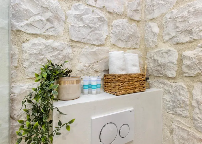 Villa Kamena U Mirnoj Ulici Blizu Centra Trogira Trogir