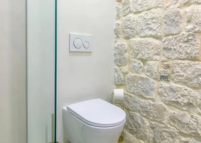 Villa Kamena U Mirnoj Ulici Blizu Centra Trogira