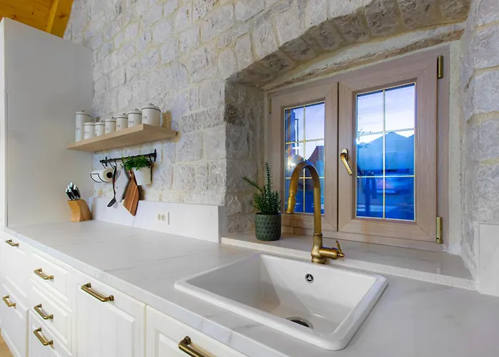 Villa Kamena U Mirnoj Ulici Blizu Centra Trogira Trogir