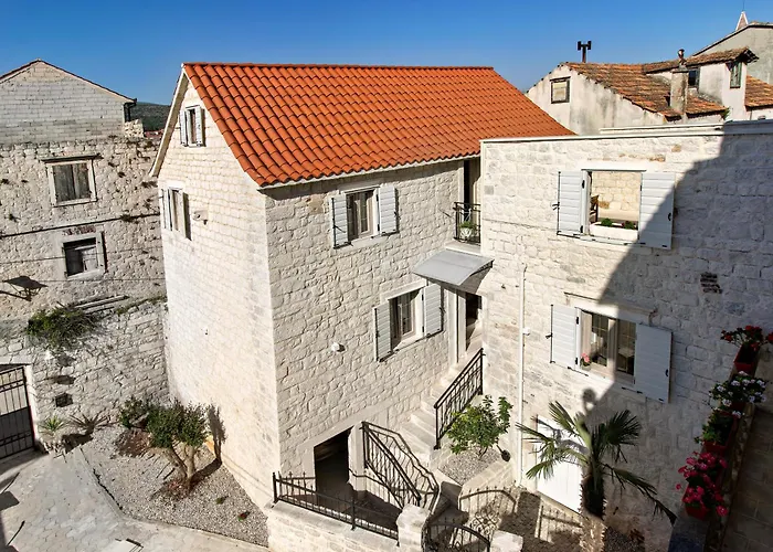 Kamena U Mirnoj Ulici Blizu Centra Trogira Trogir