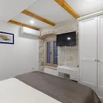 Kamena U Mirnoj Ulici Blizu Centra Trogira * Trogir