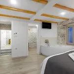 Kamena U Mirnoj Ulici Blizu Centra Trogira Trogir