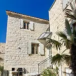 Kamena U Mirnoj Ulici Blizu Centra Trogira Villa Trogir