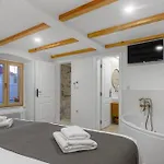 Villa Kamena U Mirnoj Ulici Blizu Centra Trogira Trogir