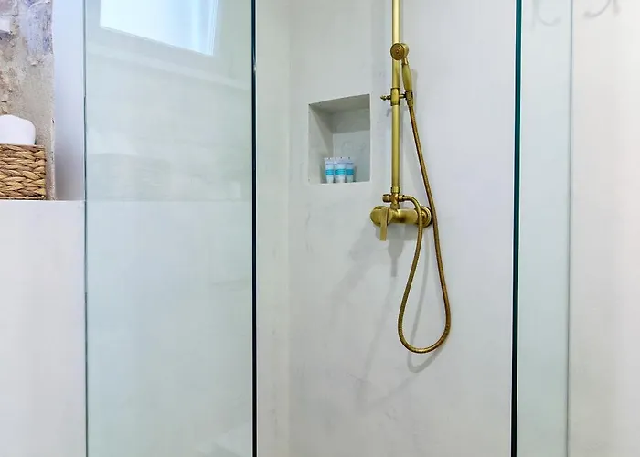 Kamena U Mirnoj Ulici Blizu Centra Trogira Vila *